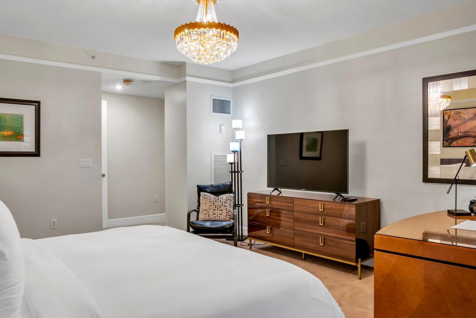 2 Bedroom Or King Studio Suites Four Seasons Hotel Miami Free Wi-Fi & Free Parking Room photo