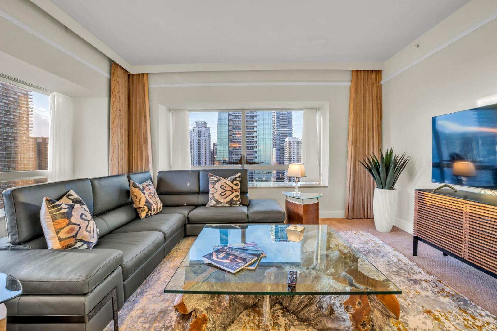 2 Bedroom Or King Studio Suites Four Seasons Hotel Miami Free Wi-Fi & Free Parking Room photo